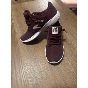 New Balance 210 Running Sneaker Burgandy Shoe Size 7.5 Woman's WL210LG
